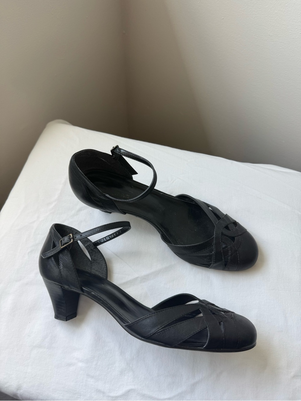 Y2K Black Leather Strappy Block Heels  Ankle Strap Pumps Size 39 USA 8.5